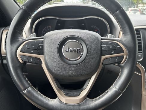 Used 2017 Jeep Grand Cherokee Limited w/ Luxury Group II AWD/4WD image 9