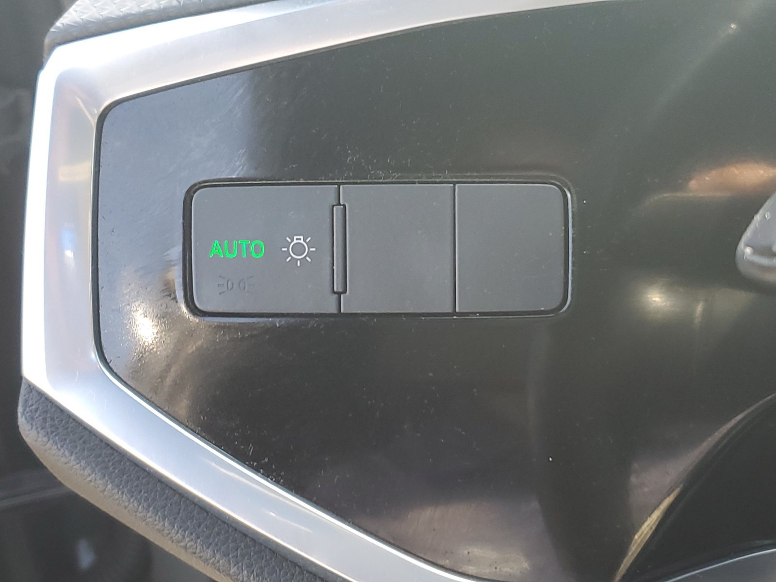 Used 2020 Audi Q3 2.0T Premium w/ Convenience Package AWD/4WD image 23
