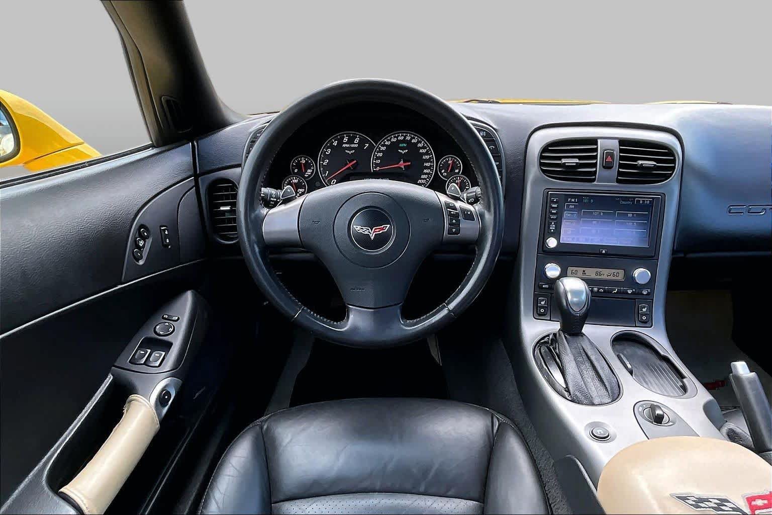 Used 2007 Chevrolet Corvette Coupe w/ Preferred Equipment Group RWD image 5