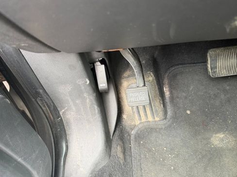 Used 2009 Dodge Journey SXT FWD image 12