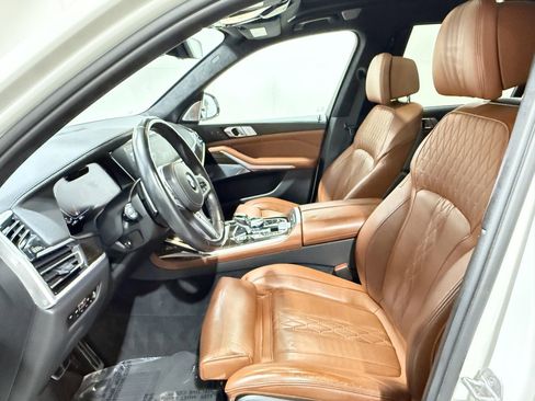 Used 2021 BMW X7 M50i w/ Dynamic Handling Package image 20