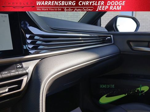 Used 2025 Toyota Camry SE image 26