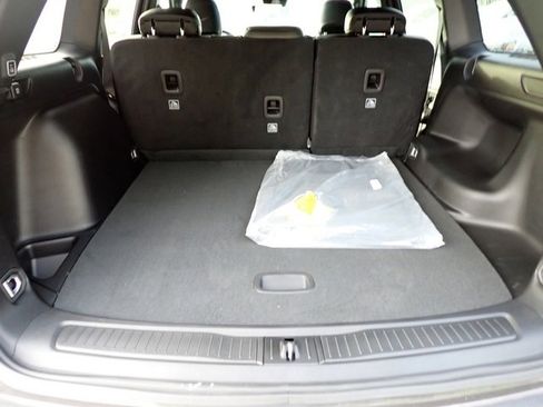 New 2025 Jeep Grand Cherokee Altitude image 6