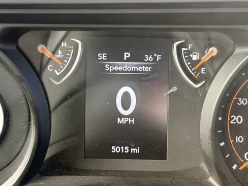 Used 2025 Jeep Wrangler Sport image 22