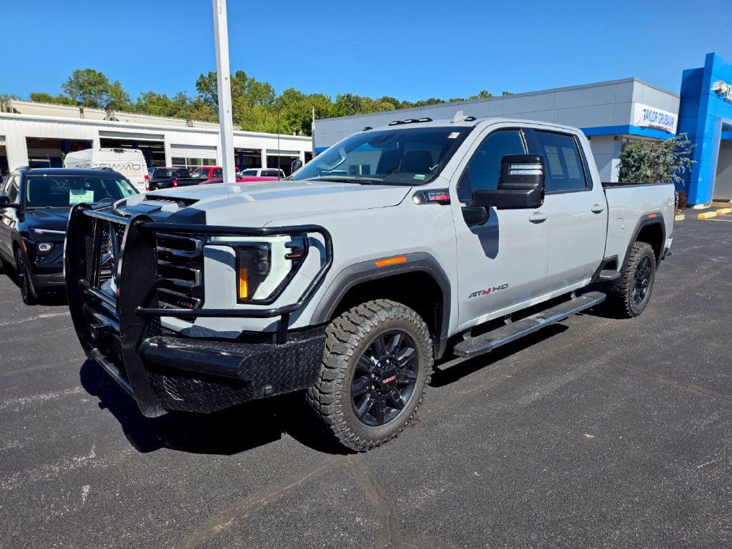 Used 2024 GMC Sierra 2500 AT4 w/ AT4 Preferred Package AWD/4WD image 5