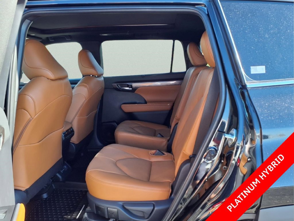 Used 2026 Toyota Highlander Platinum AWD/4WD image 33