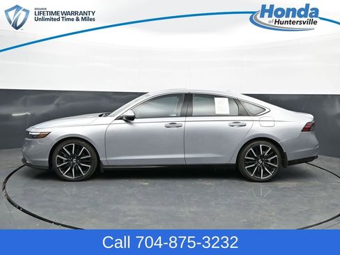 Used 2025 Honda Accord Touring image 5