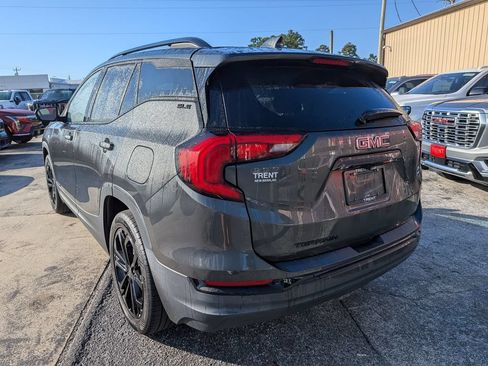 Used 2021 GMC Terrain SLE w/ Driver Convenience Package FWD image 2