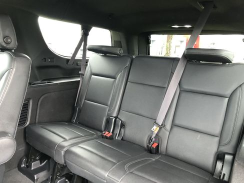 Used 2021 Chevrolet Suburban LT w/ LT Signature Plus Package image 12