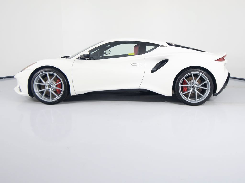 Used 2025 Lotus Emira RWD image 8