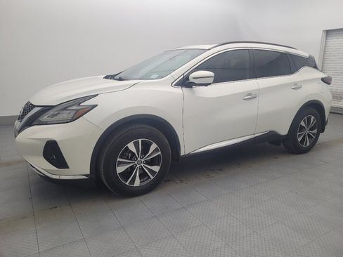 Used 2019 Nissan Murano SV w/ Premium Package image 2