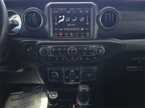 Used 2020 Jeep Wrangler Unlimited Sahara image 20