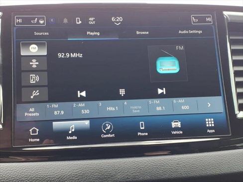 Used 2023 Chrysler Pacifica Touring-L FWD image 19