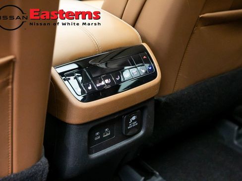 Used 2023 INFINITI QX60 Sensory w/ Vision Package AWD/4WD image 24