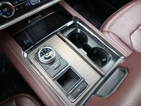 Used 2024 Ford Expedition Limited image 30