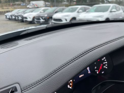 Used 2025 Jeep Compass Limited image 35