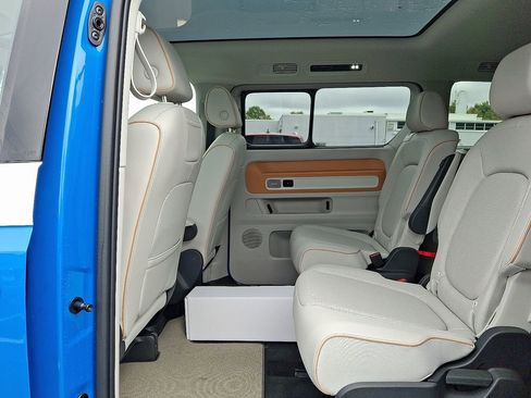 New 2025 Volkswagen ID. Buzz 1st Edition image 5