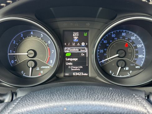 Certified 2018 Toyota Corolla iM image 32