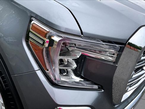 Used 2019 GMC Sierra 1500 SLT w/ SLT Premium Plus Package AWD/4WD image 27