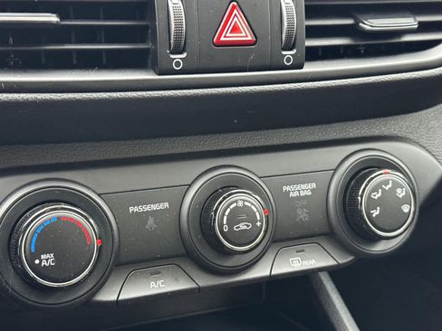 Used 2023 Kia Forte LXS w/ LXS Technology Package image 31