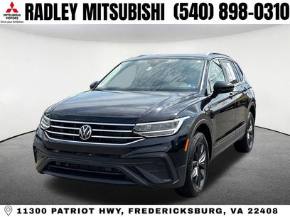 Used 2023 Volkswagen Tiguan SE w/ Panoramic Sunroof Package