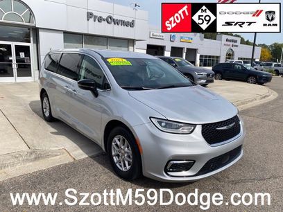 Used 2024 Chrysler Pacifica Touring-L