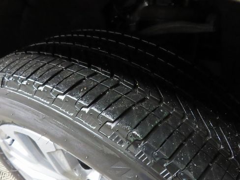 Used 2024 GMC Yukon Denali image 7