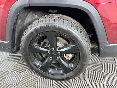 Certified 2022 Jeep Grand Cherokee L Laredo image 44