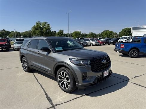 New 2026 Ford Explorer ST-Line AWD/4WD image 1