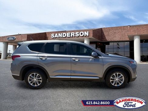 Used 2020 Hyundai Santa Fe SE FWD image 2