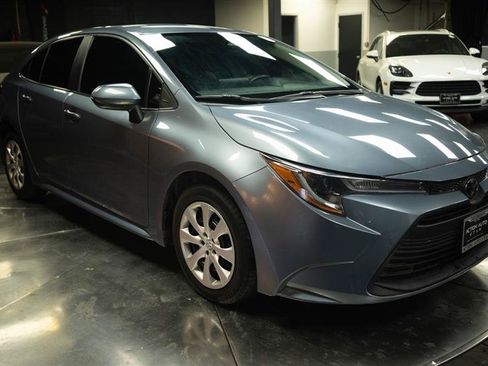 Used 2024 Toyota Corolla LE FWD image 5
