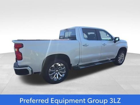 Used 2020 Chevrolet Silverado 1500 High Country w/ Technology Package AWD/4WD image 3