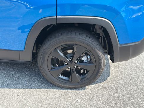 Used 2021 Jeep Cherokee Latitude Plus FWD image 20