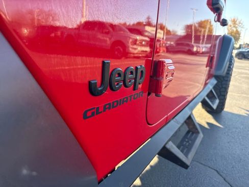 Used 2020 Jeep Gladiator Sport w/ Quick Order Package 24S image 22