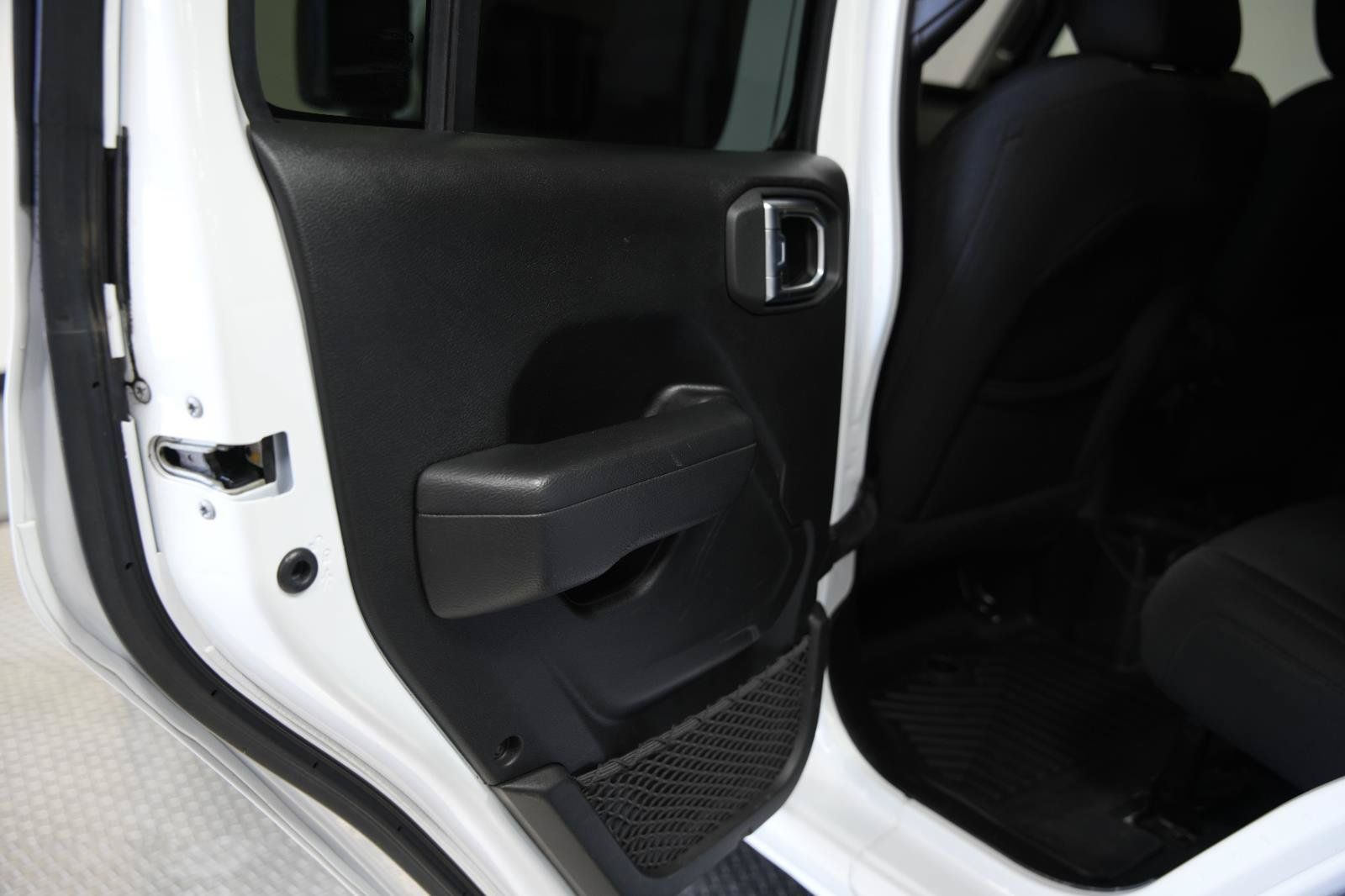 Used 2022 Jeep Wrangler Unlimited Sport AWD/4WD image 16