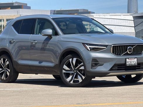 Certified 2023 Volvo XC40 B5 Ultimate w/ Protection Package Premier AWD/4WD image 1