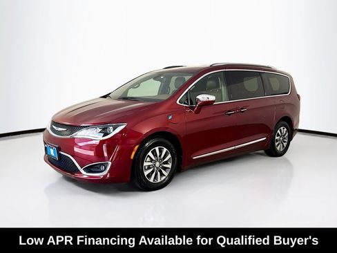 Used 2020 Chrysler Pacifica Limited FWD image 3