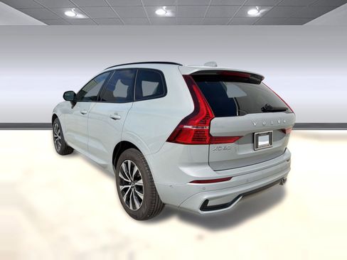 Used 2025 Volvo XC60 B5 Plus image 3