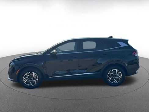 Used 2025 Kia Sportage LX FWD image 9