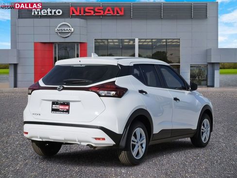 New 2025 Nissan Kicks Play S image 3