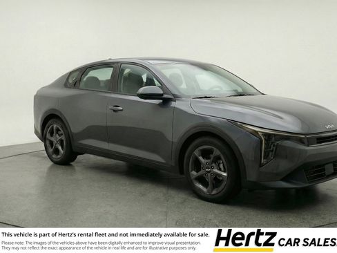 Used 2025 Kia K4 LXS image 1