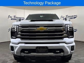 New 2026 Chevrolet Silverado 2500 High Country w/ High Country Premium Package AWD/4WD video 3