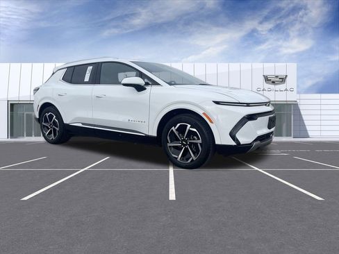 Used 2025 Chevrolet Equinox EV LT image 2