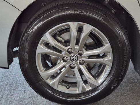 Used 2024 Toyota Sienna Platinum AWD/4WD image 26