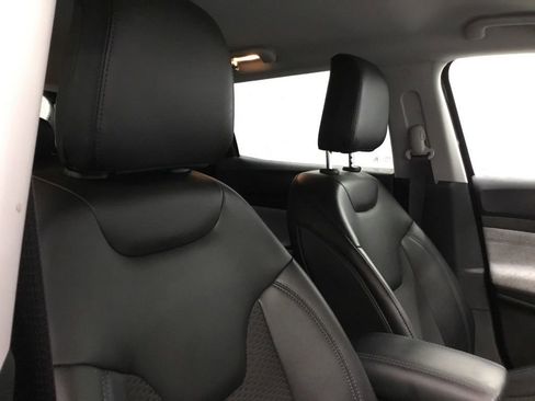 Used 2022 Jeep Compass Latitude w/ Convenience Group AWD/4WD image 22