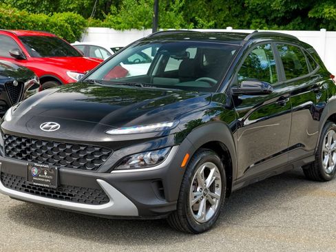 Used 2023 Hyundai Kona SEL AWD/4WD image 3