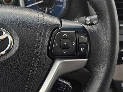 Used 2017 Toyota Sienna XLE w/ XLE Navigation Package image 25