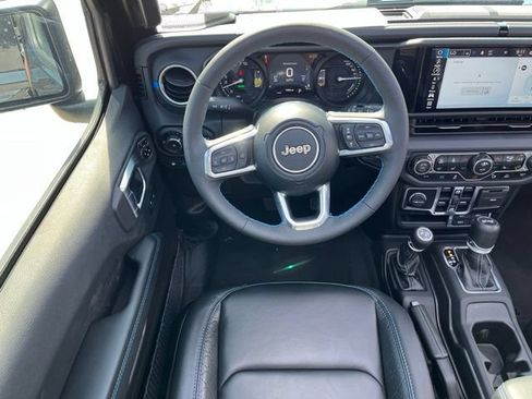 Used 2024 Jeep Wrangler High Altitude AWD/4WD image 12