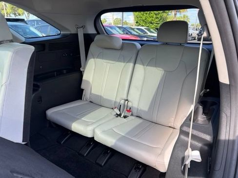 Used 2023 Kia Sorento S w/ Panoramic Sunroof Package FWD image 16