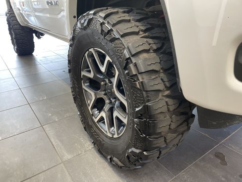 Used 2026 RAM 1500 Laramie AWD/4WD image 14